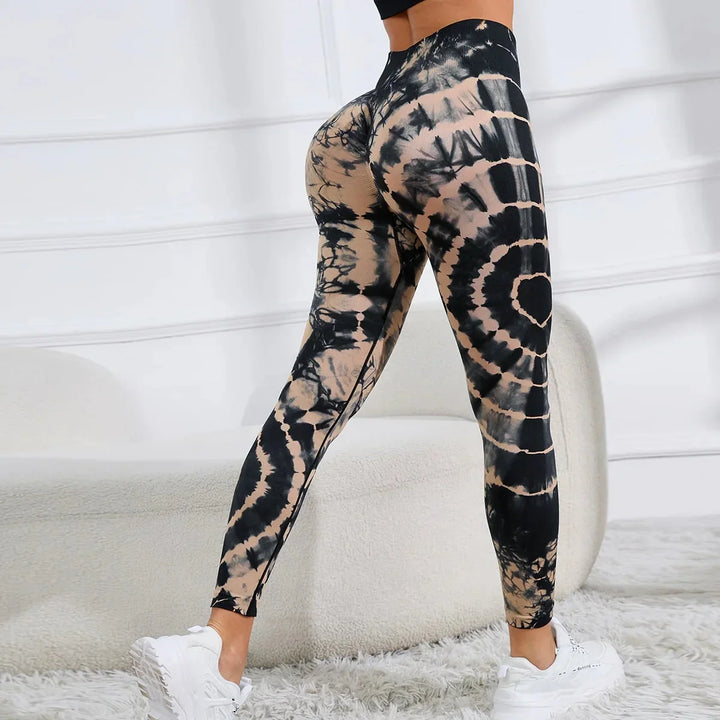 Fun and Flirty Seamless Leopard Print Leggings