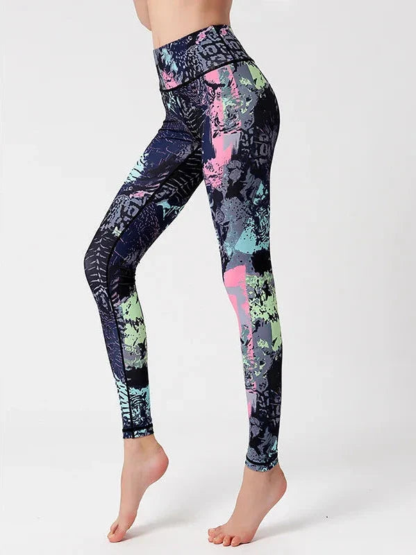 Exciting Graphical Design Seamless Leggings