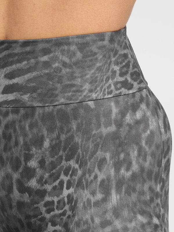 Female Leopard Print Scrunch Bum Leggings