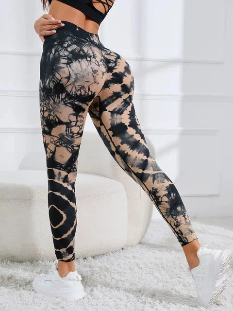 Fun and Flirty Seamless Leopard Print Leggings